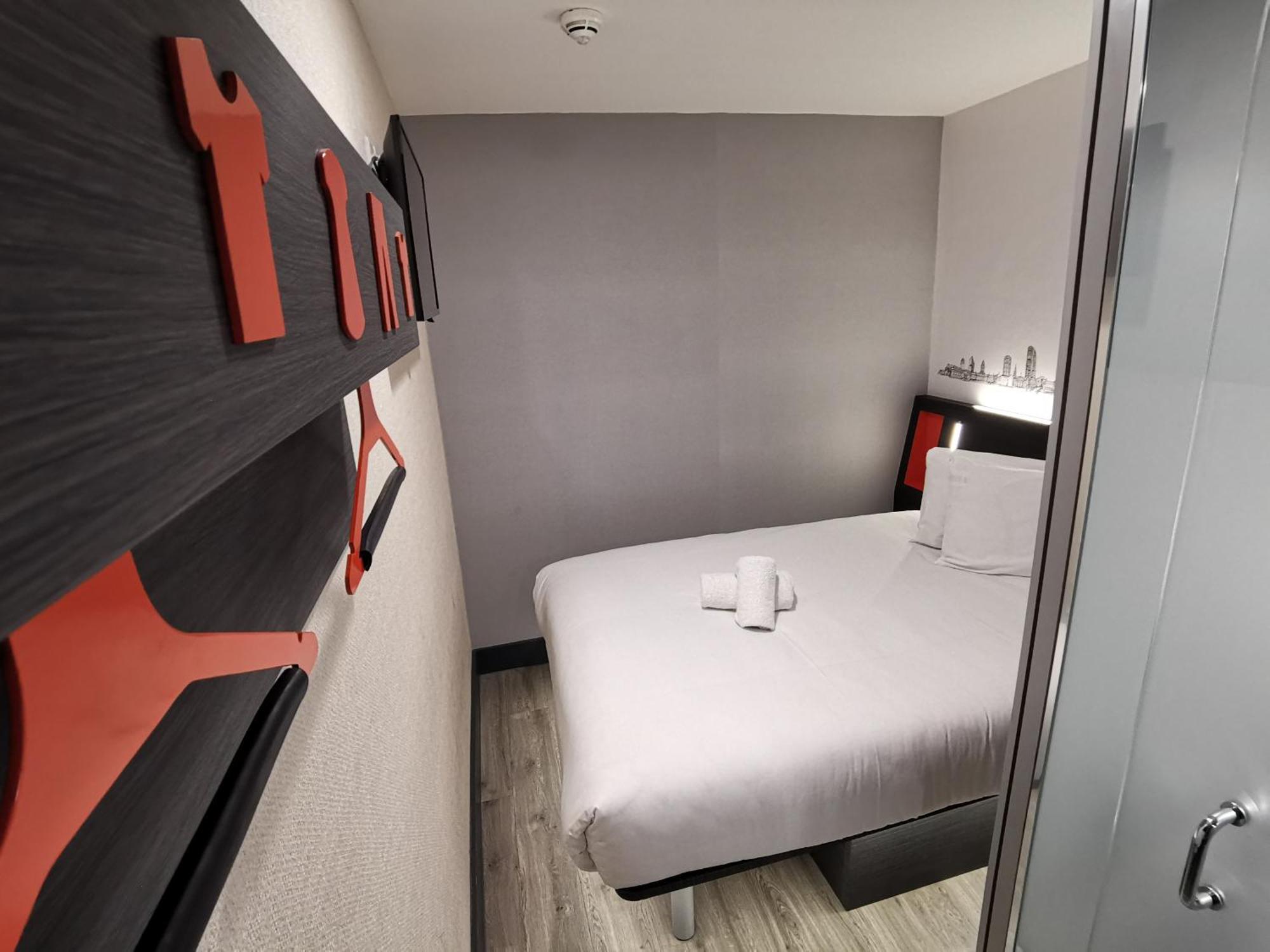 Standard Double Room No Window