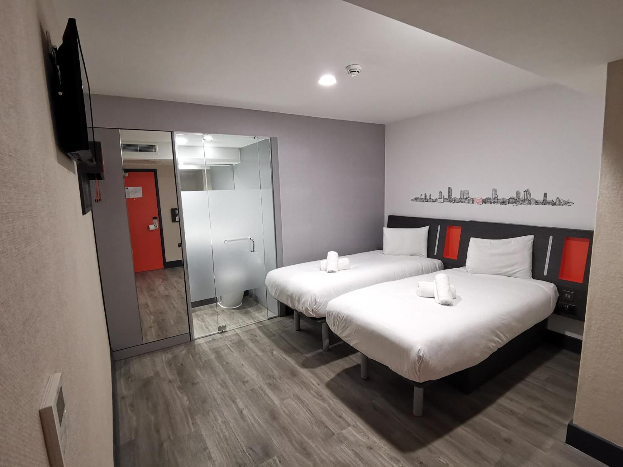 Twin Room No Window