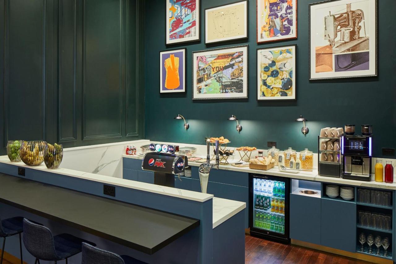 Junior Suite City View Executive Lounge Access