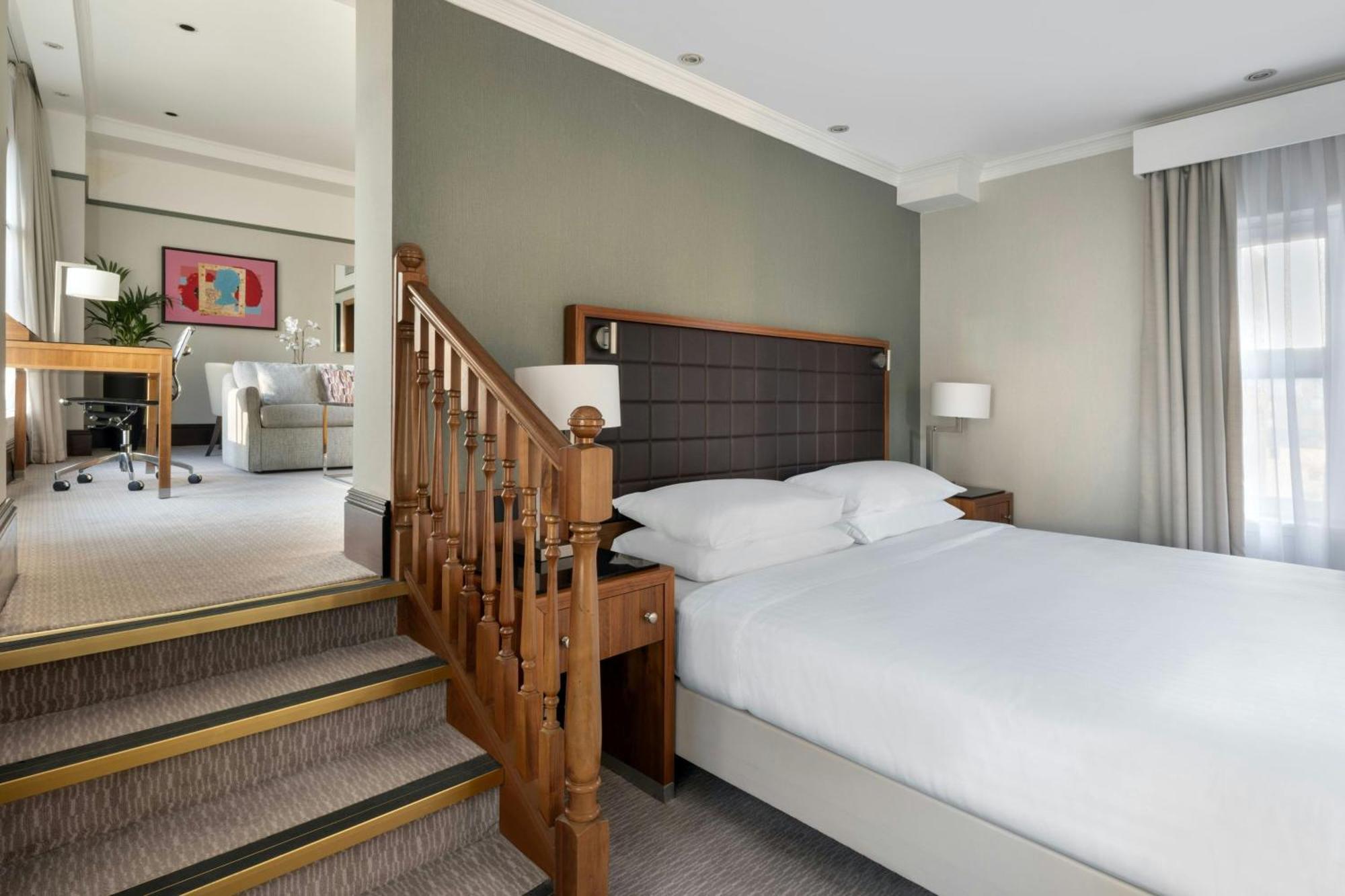 Junior Suite City View Executive Lounge Access