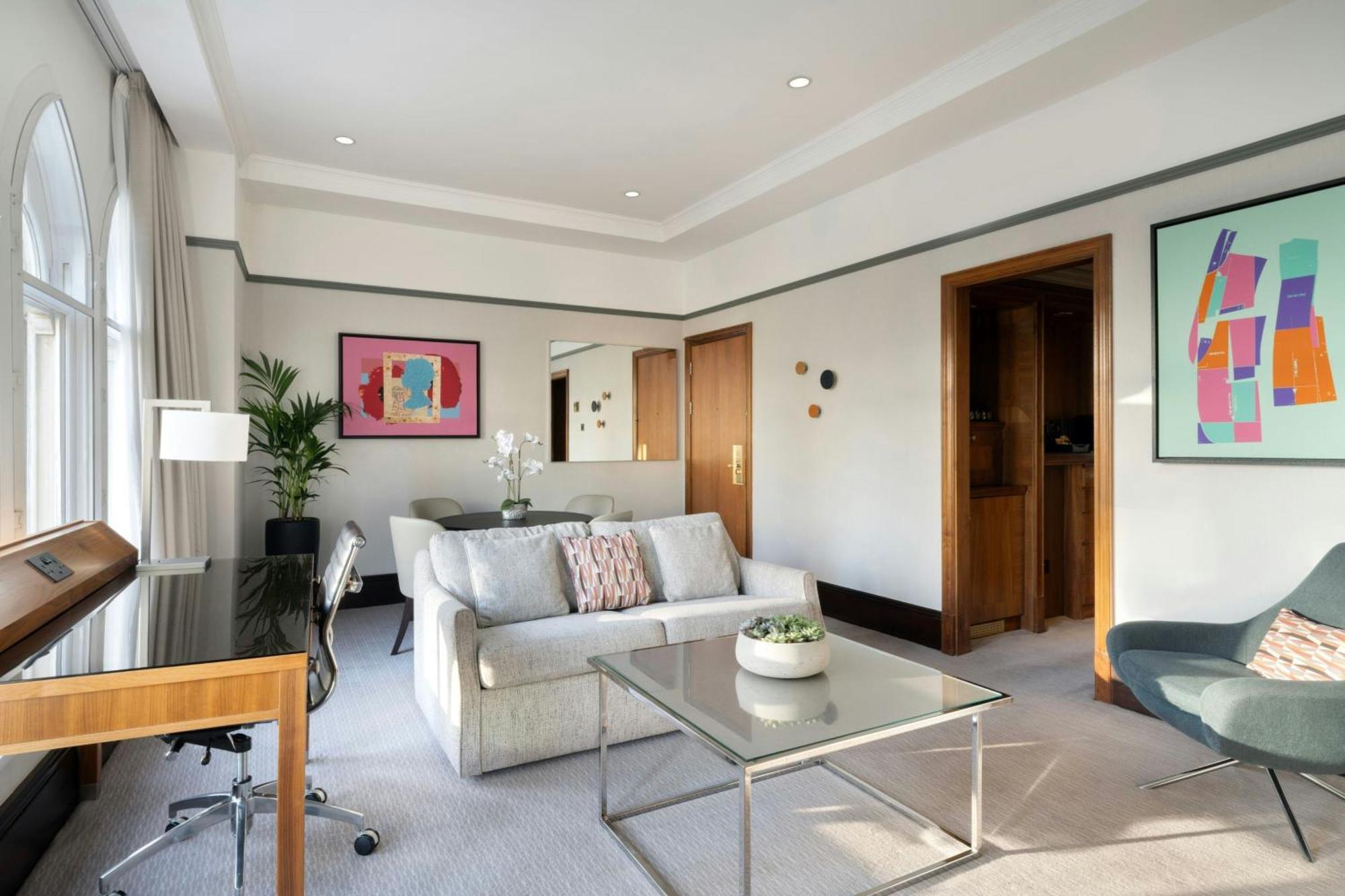 Junior Suite City View Executive Lounge Access