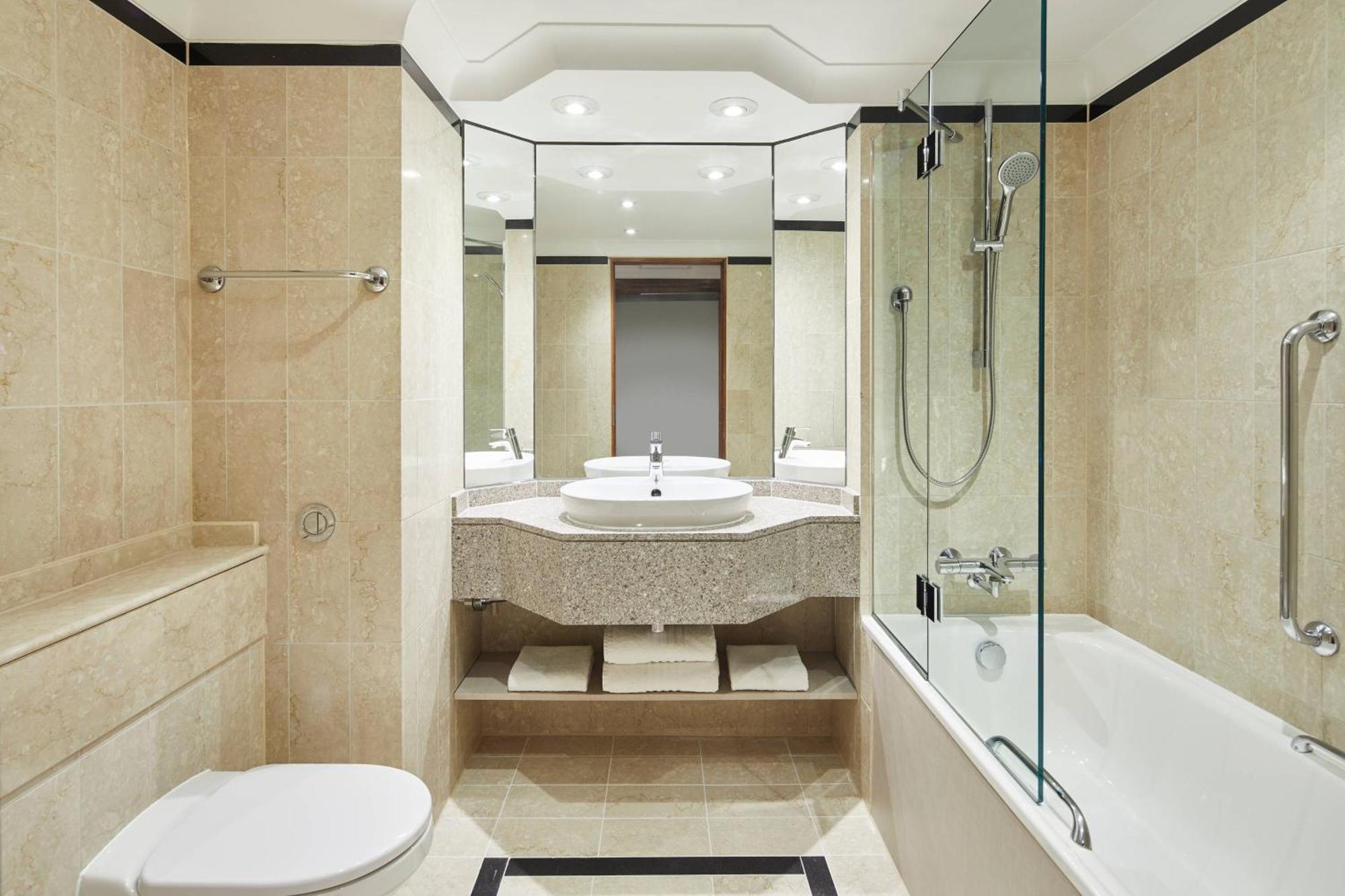 Junior Suite City View Executive Lounge Access