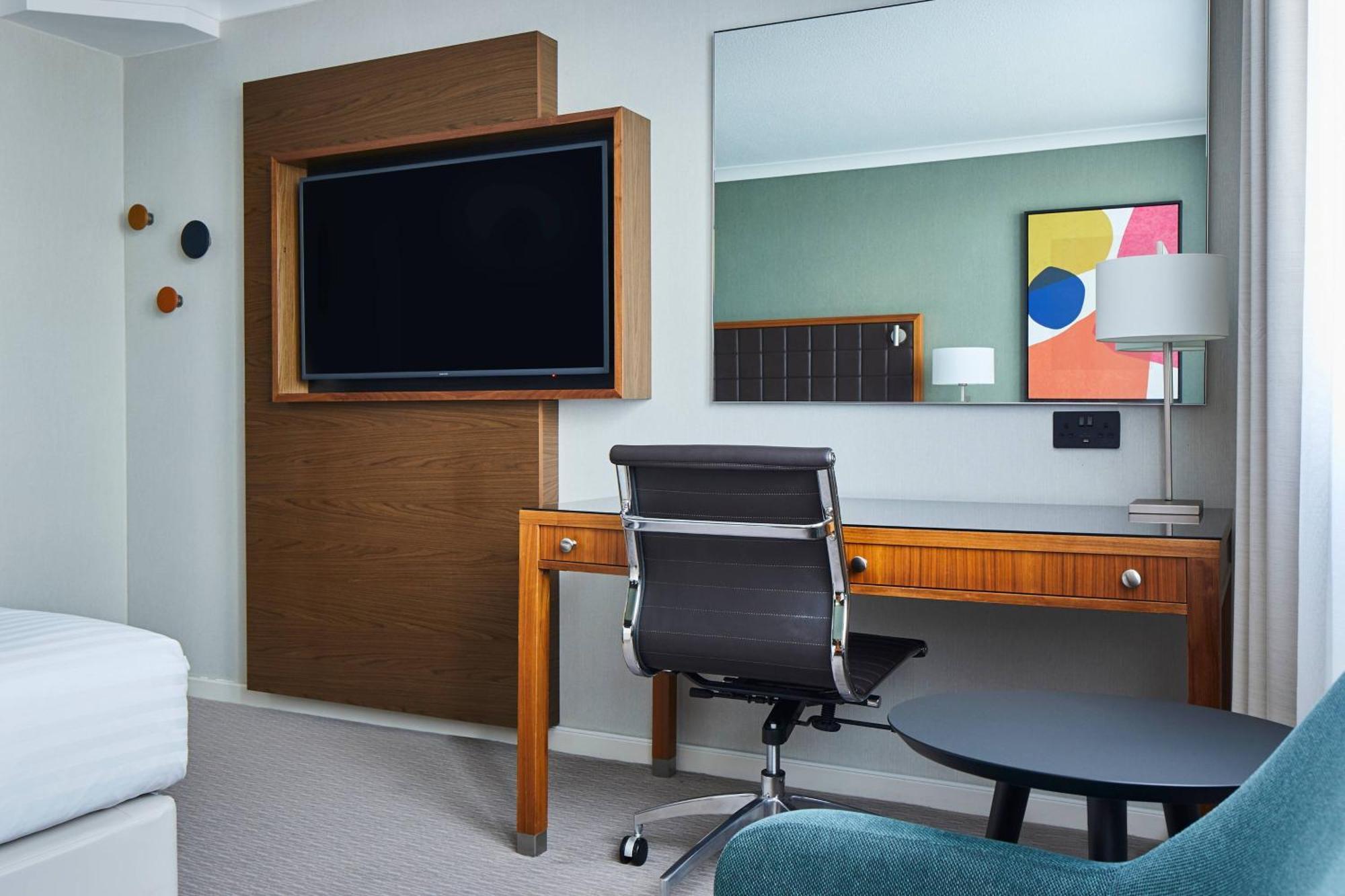 Deluxe Queen Room