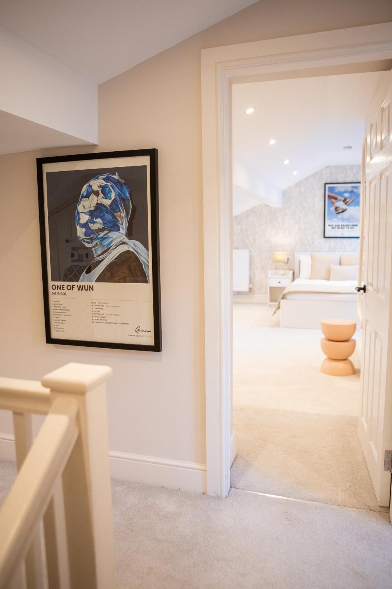 Suite 8 - Three Bedroom Luxury Apartment