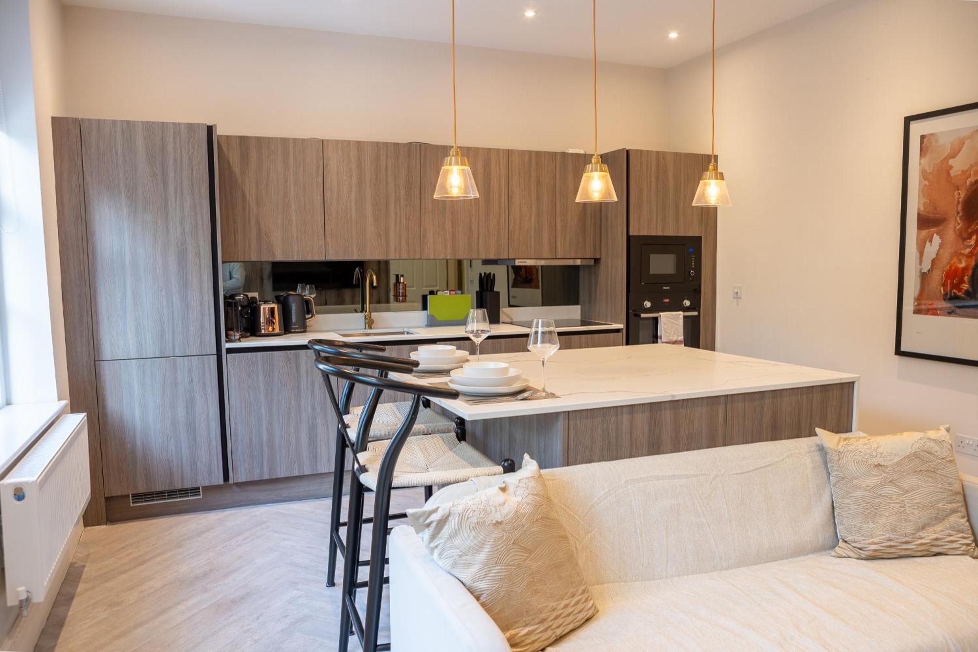 Suite 5 - One Bedroom Luxury Suite with Park View