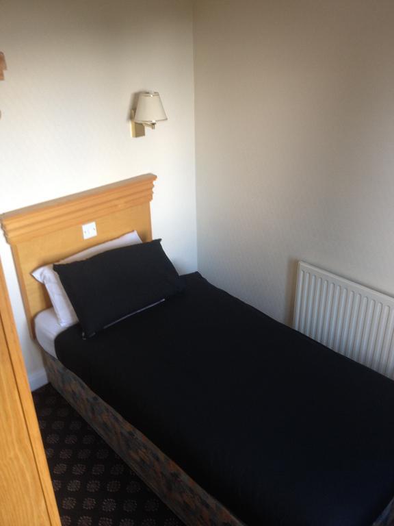 Single Room with Shared Bathroom