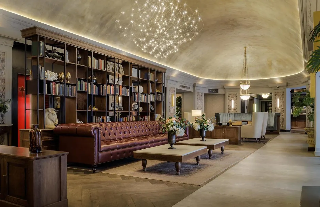 The Queens Hotel-1