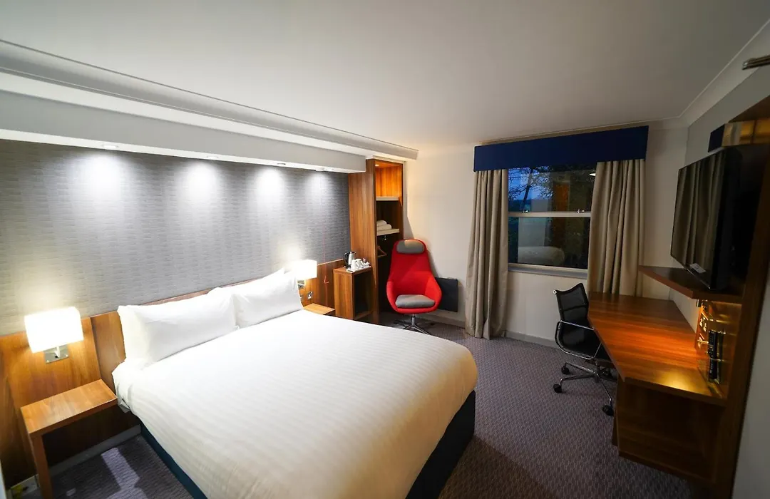 Holiday Inn Express Leeds-East By Ihg-1