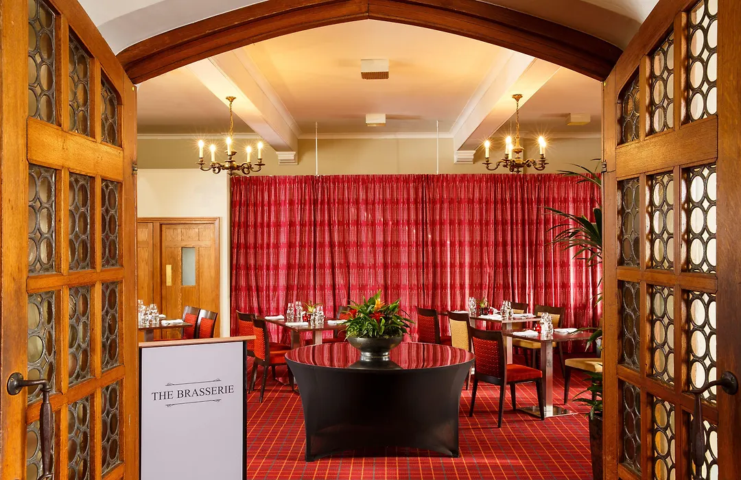 Mercure Leeds Parkway Hotel-1