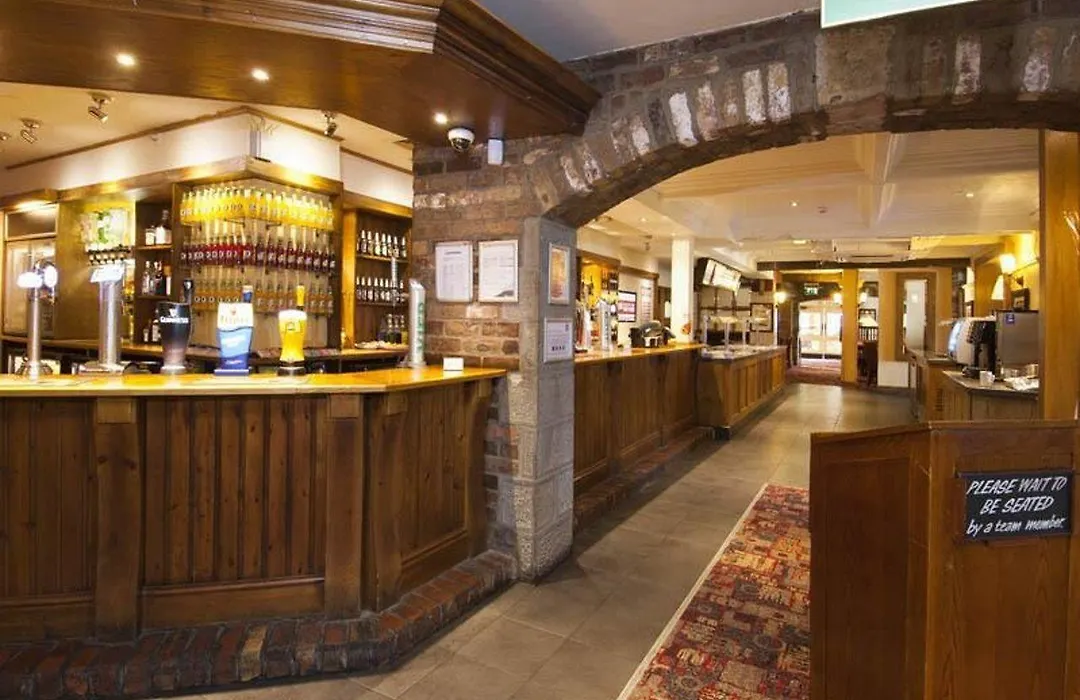 Premier Inn Leeds South-1