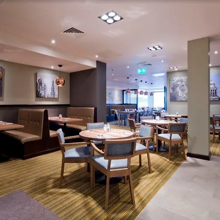 Premier Inn Leeds City Centre-3
