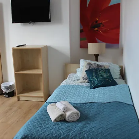 Mother-In-Law Guest House Hotel Leeds-2