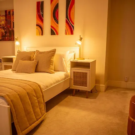 10 Park Square East, Luxury Serviced Apartments-3
