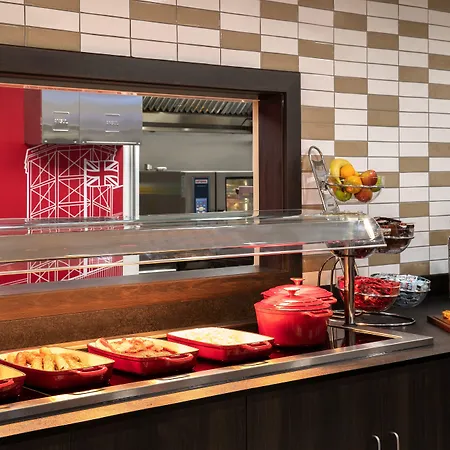 Ramada By Wyndham Leeds East-2