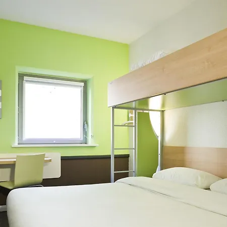 Ibis Budget Leeds Centre Royal Armouries Museum-3
