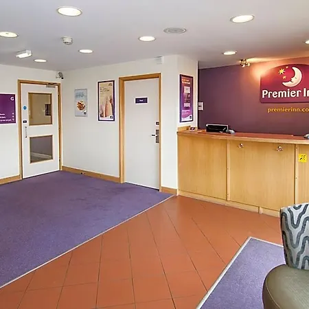 Premier Inn Leeds East-2