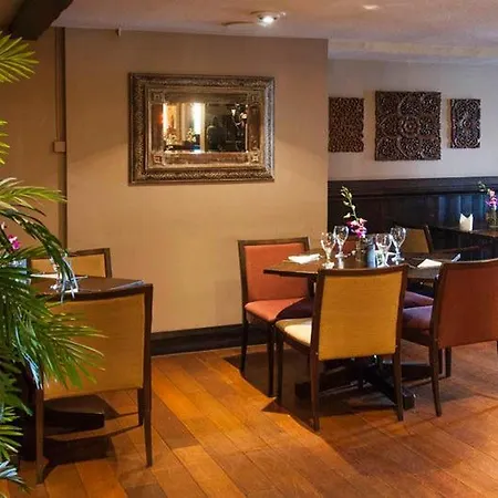 Premier Inn Leeds East-3